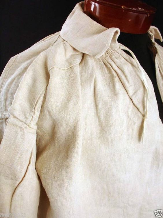 Elongated shirt siglo XVIII